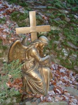 Engel an der Kapelle oberhalb von Miellen